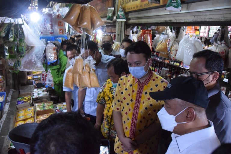 Harga Minyak Goreng Curah Lampaui HET