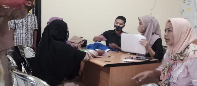 Saat Ramadhan, 207 Warga Desa Rengasjajar Terima BLT-DD