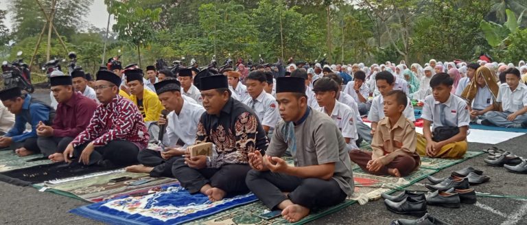 Ramadhan Penuh Makna, 1200 Siswa SMK Cendikia Muslim Gelar Doa Bersama