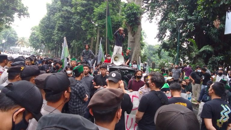 Mahasiswa Bogor Kembali Demo Turunkan Harga