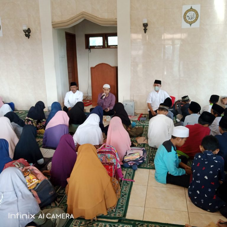 Melalui Sanlat, Jadikan Siswa-siswi Soleh dan Solehah