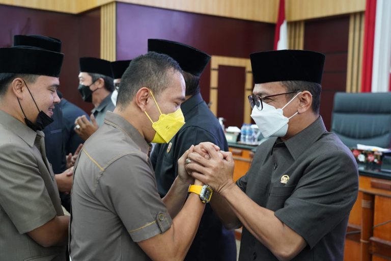 Selepas Lebaran Eka Di-PAW, Rusli Jabat Wakil Ketua Dewan