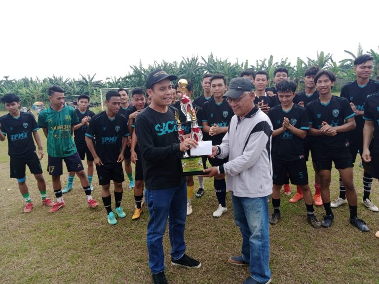 Cari Pemain Berbakat, Yusuf Ibrahim Gelar Pertandingan Sepakbola Antar Dusun