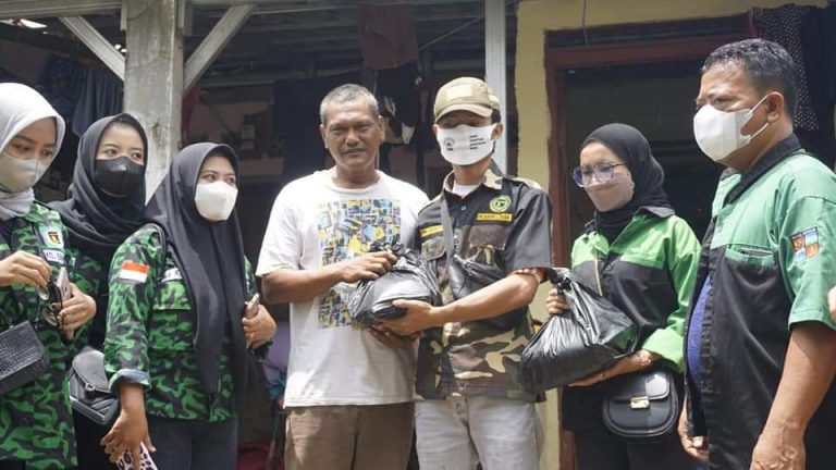 Sejak Dilantik Gus M Telah Salurkan 6 Ton Beras dan Migor