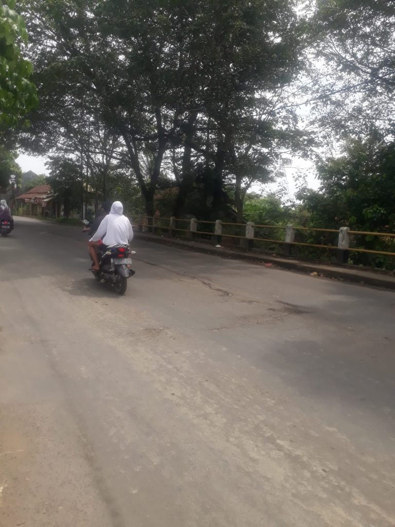 Kondisi Jembatan Cipaeh Memprihatinkan, Warga Berharap Diperbaiki Sebelum Roboh
