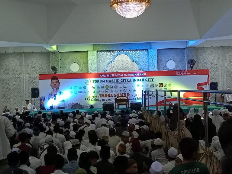 Kedatangan UAS, Warga Jonggol Penuhi Masjid Cikal Harapan