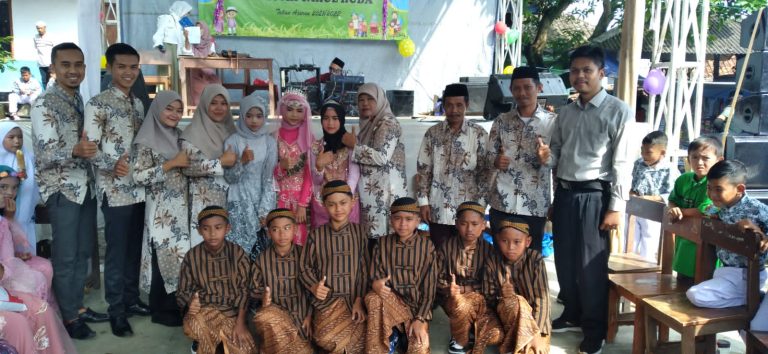 Suasana Haru, Warnai Pelepasan Siswa-Siswi MI Miftahul Huda