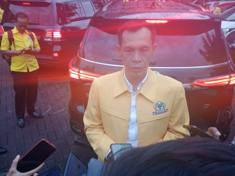 JA Tantang Putra Mahkota Golkar