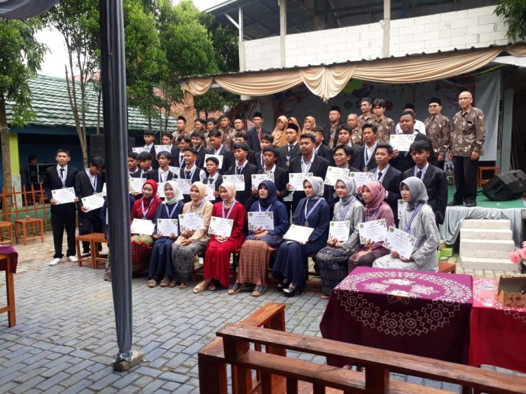 Yayasan Ar-Rahman Jonggol Wisuda 74 Siswa Tahfidz 