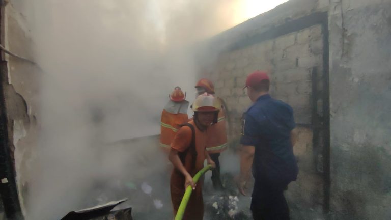 Tiga Rumah di Cibogor Diamuk Si Jago Merah