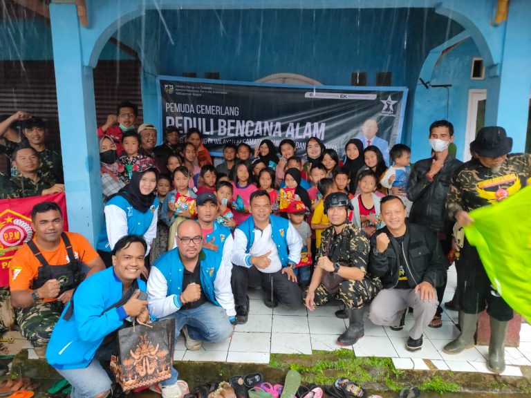 Edi Koswara Kunjungi Korban Bencana Banjir Bandang
