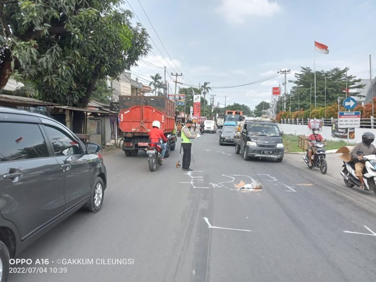 Salip Truk, Pengendara Motor Tewas Ditempat