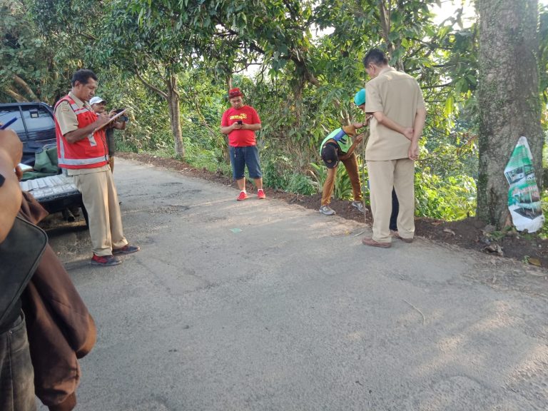 UPT PUPR Tinjau Peningkatan Jalan Sukamakmur-Sukawangi
