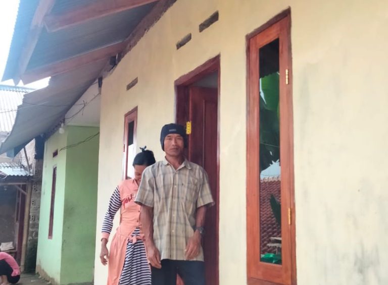 Desa Pangkaljaya Rehab 8 Rumah Tidak Layak Huni