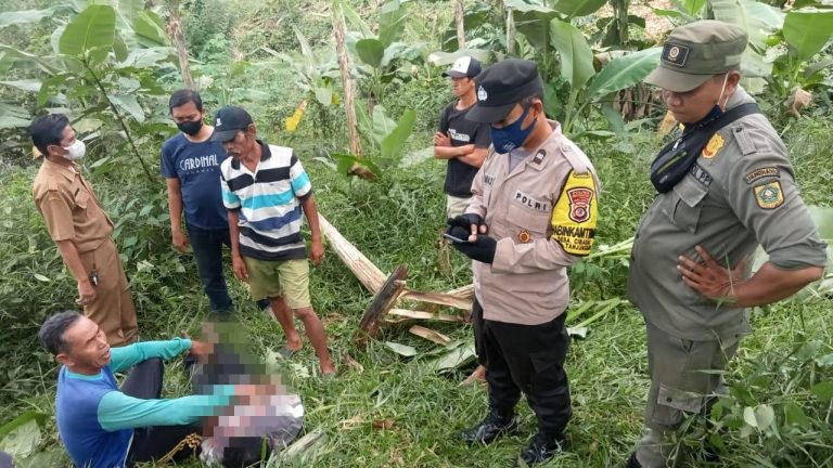 Pria Paruh Baya Ditemukan Tewas Gantung Diri