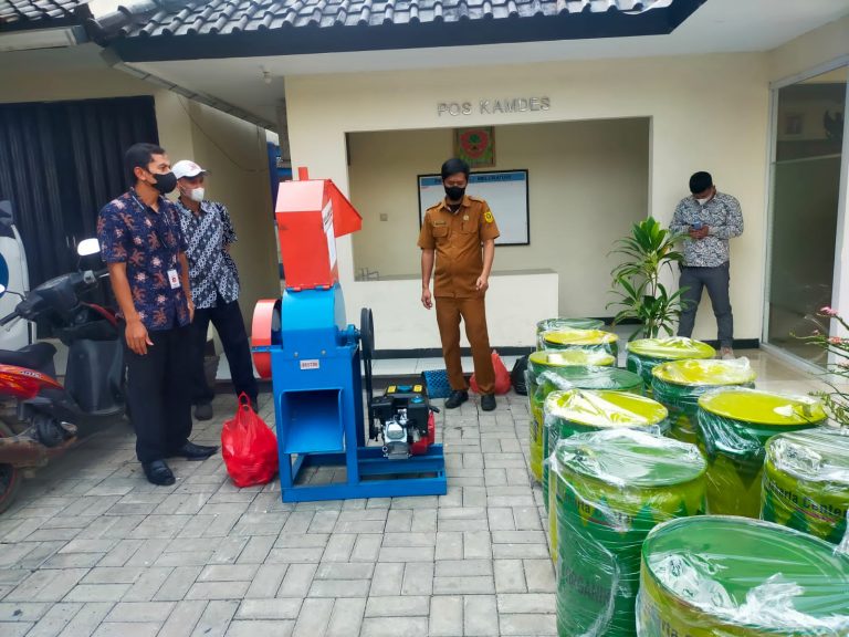 Honda Imora Sentul Berikan Mesin Cacah ke Desa Citaringgul