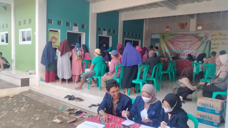 Pemdes Pangkaljaya Buka Pengobatan Gratis