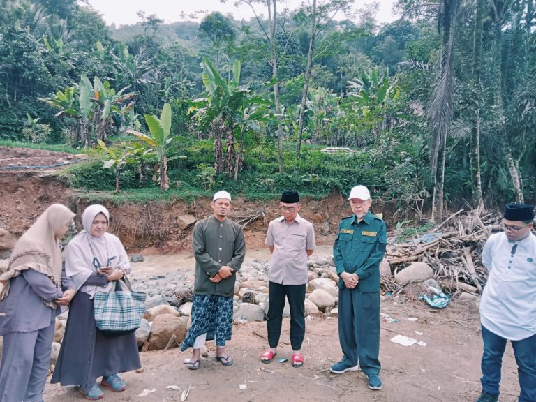 ICMI Kota Bogor Akan Bangun MCK untuk Warga Korban Banjir Bandang Leuwiliang