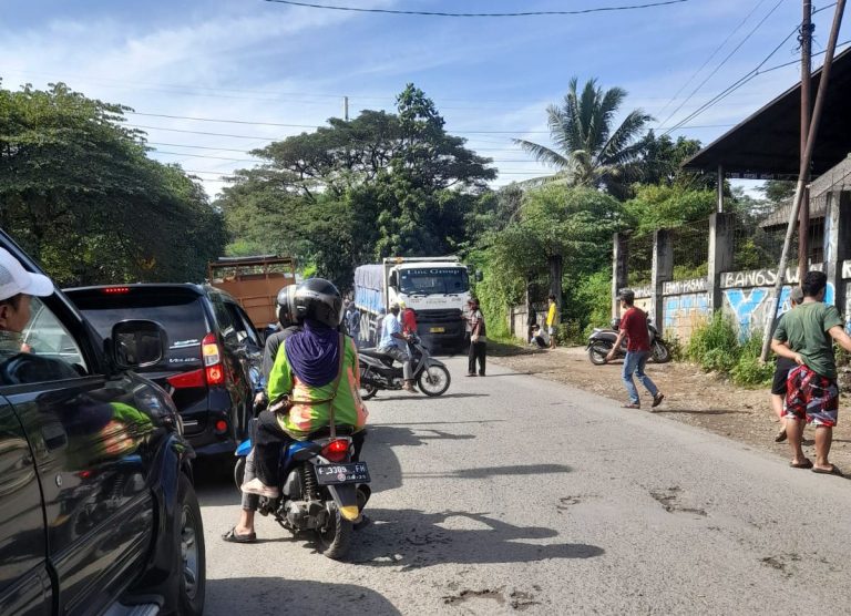 Tanjakan Narogong yang Berlubang Makan Korban