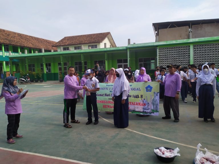 SMP Negeri 1 Klapanunggal Ajarkan Siswa Peduli Sosial dan Spiritual 