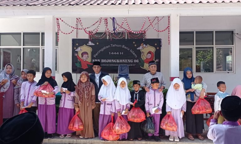 10 Muharam, SDN Bojongkoneng 06 Santuni Anak Didiknya