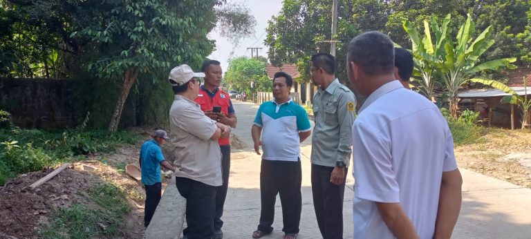 Sidak Peningkatan Jalan Tunggilis – Situsari, Ini Pesan Achmad Fathoni 