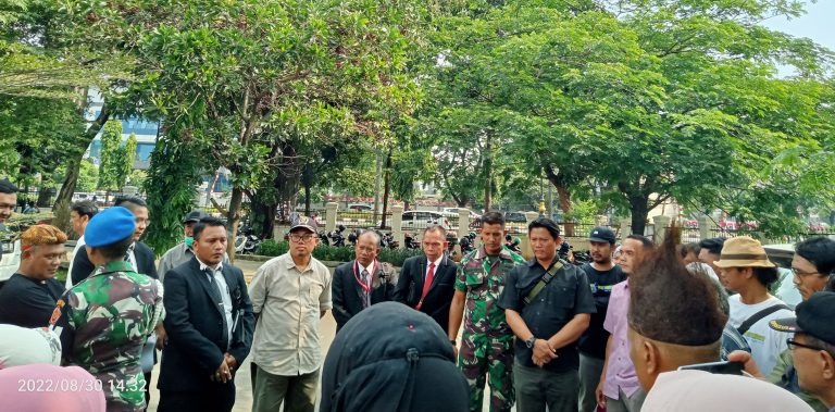 Ketua Majelis Hakim Tunda Pembacaan Legal Standing