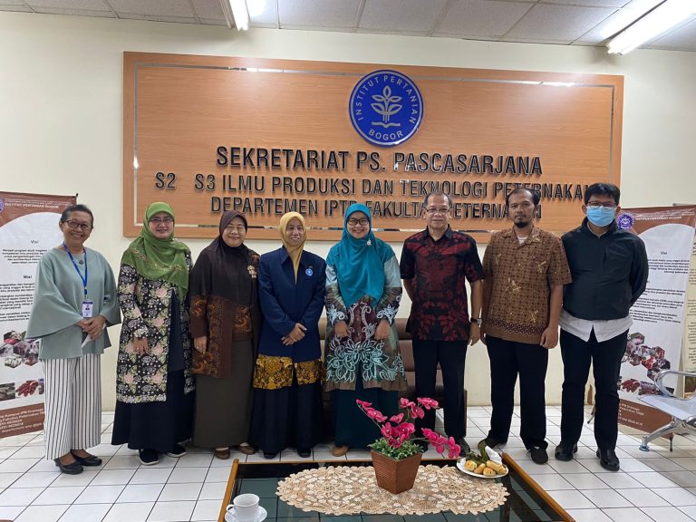 Ely Vebriyanti Jalani Sidang Program Doktor di Kampus IPB