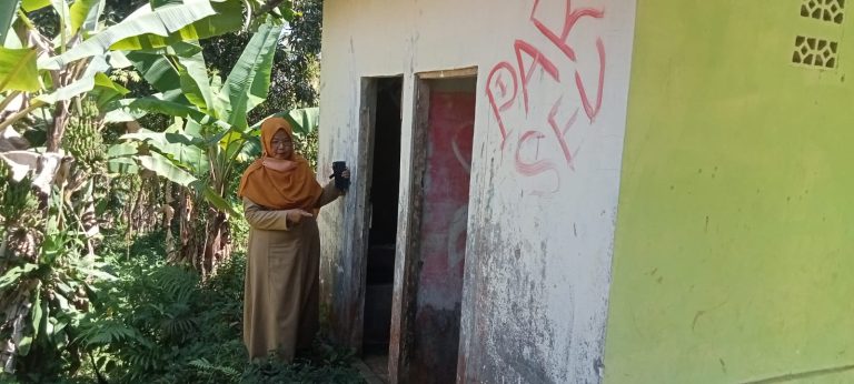 Hampir 4 Tahun Toilet SDN Pasireurih Rusak Berat