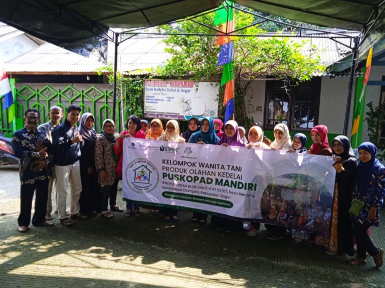 KWT Puskopad Mandiri Dongkrak Ekonomi Kreatif Warga BTN Puskopad Desa Benteng