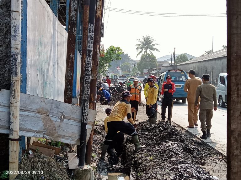 Sering Banjir, Kades “Ngamuk” UPT DPUPR Provinsi Langsung Turunkan Personil