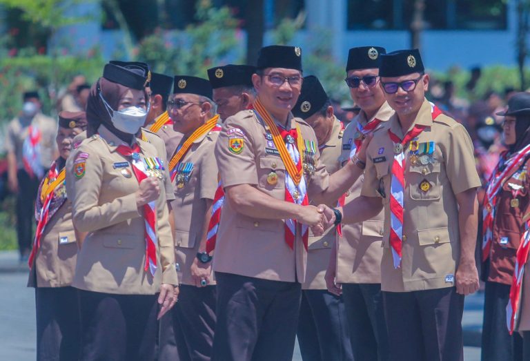 Disematkan Gubernur Jabar, Bima Arya Raih Lencana Darma Bakti