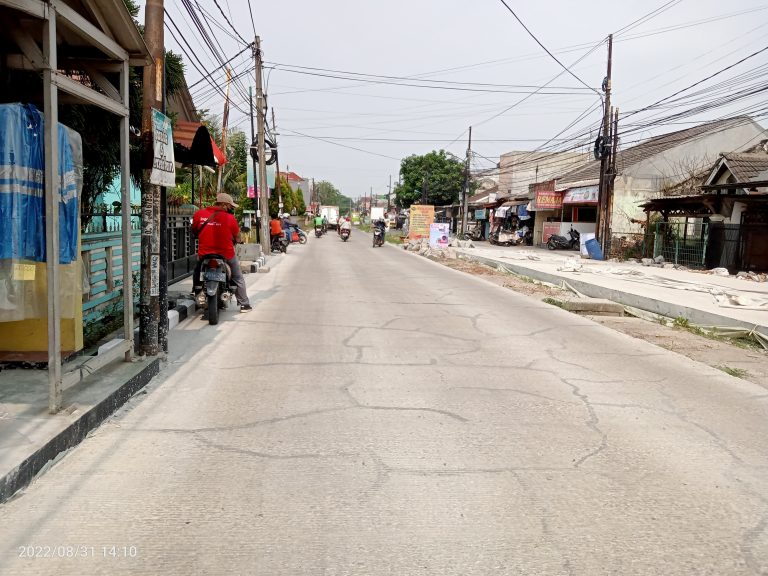 Jalan Bojong Kulur – Bantar Gebang Memprihatinkan