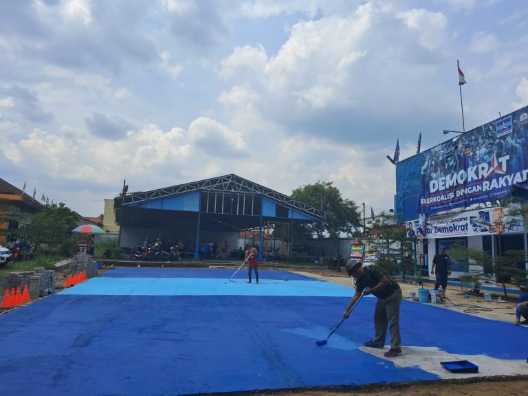 Sambut HUT Partai Demokrat ke-21, DPC Demokrat Kabupaten Bogor Bangun Lapangan Voli