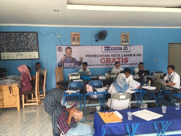Bantu Masyarakat, Demokrat Kabupaten Bogor Fasilitasi Pembuatan Akta Kelahiran, KIA dan KK Gratis
