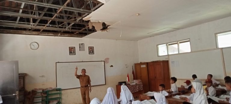 Kini Tiga Ruang SDN Ciketug Rusak Parah