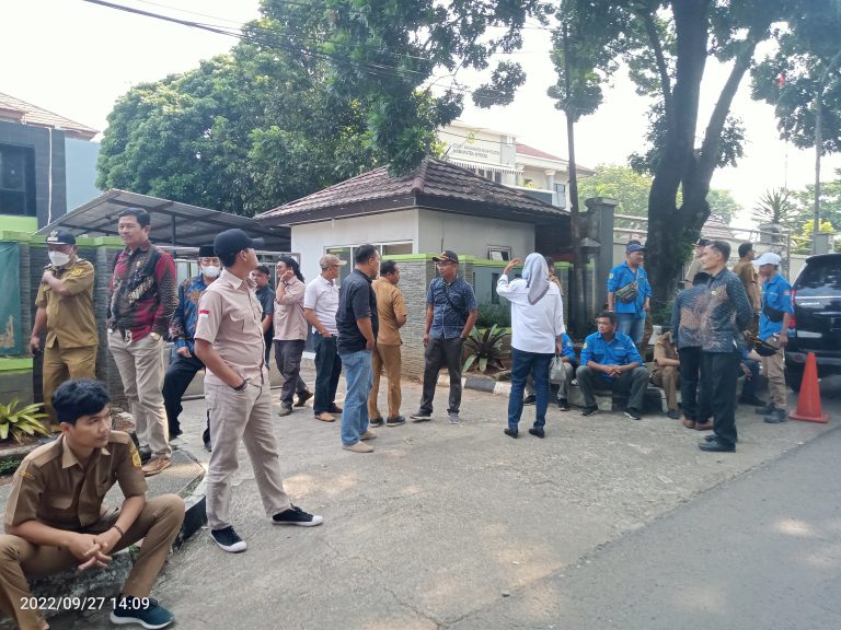 Tak Puas Hasil Audiensi dengan DPRD, 29 Desa Ontrog DPMD