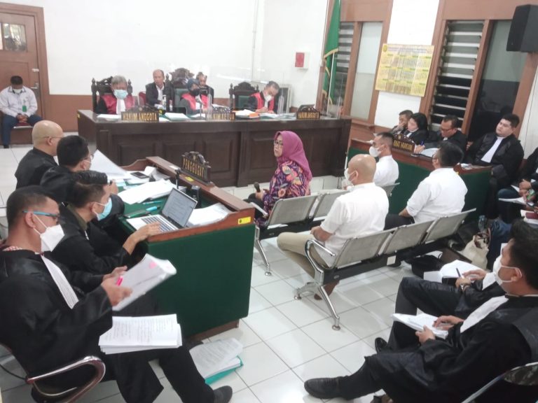 Ade Yasin CS Beda Kesaksian, Para Terdakwa tak Seragam