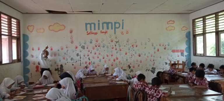 Dibangun 2004, SDN Pabangbon Kini Lapuk Termakan Usia