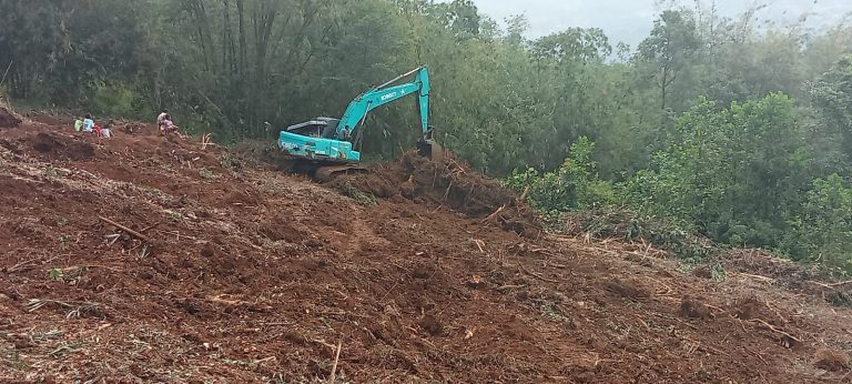 Kabulkan Keinginan Warga, Pemdes Parakanmuncang Bangun Stadion Mini