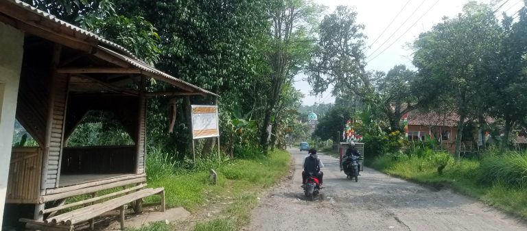 Warga Pertanyakan Proyek Jalan Panjaungan-Nanggung-Curugbitung