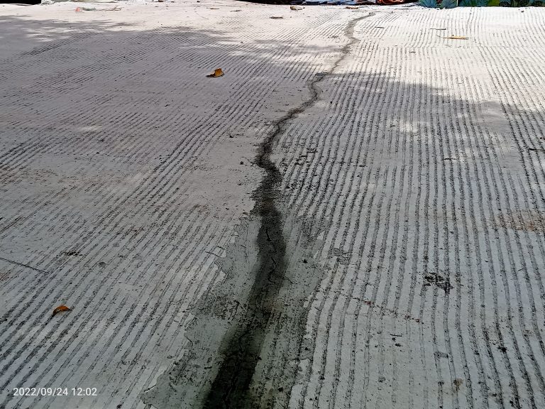 Baru Digelar Patah dan Retak, Warga Minta Sidak Jalan Klapanunggal – Dayeuh 