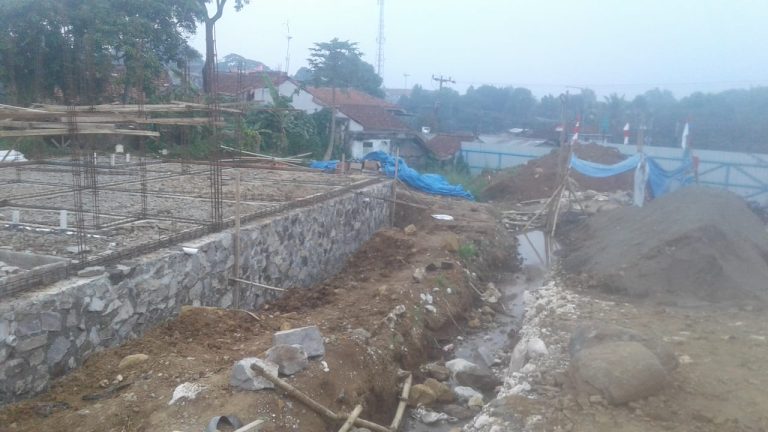 Warga Keluhkan Dampak Proyek Pembangunan Pabrik PT Sinde 