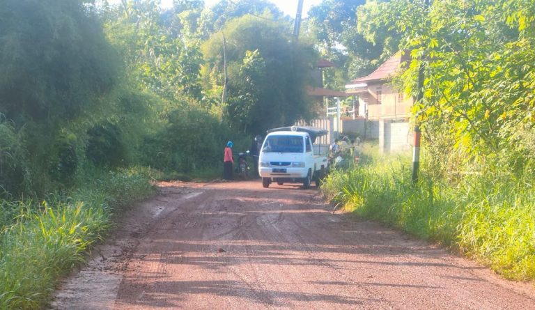 Tikungan Pasang Bedil Kerap Bikin Kendaraan Tergelincir
