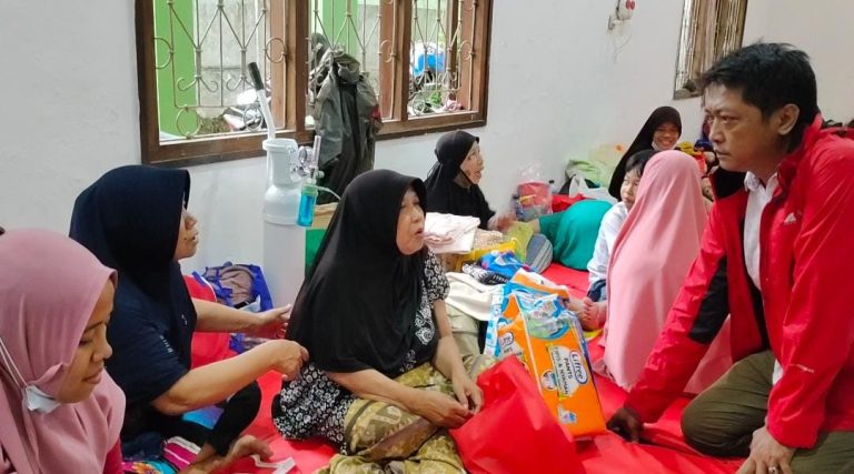 BMI Salurkan Bantuan Bagi Korban Bencana Gang Barjo