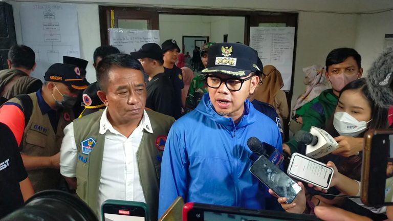 Datangi Lokasi Bencana, Bima Pastikan Kebutuhan Pengungsi Terpenuhi