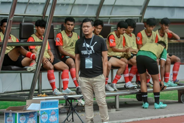 The Buldozer Launching Tagline Moal Mundur Ngabela Lembur