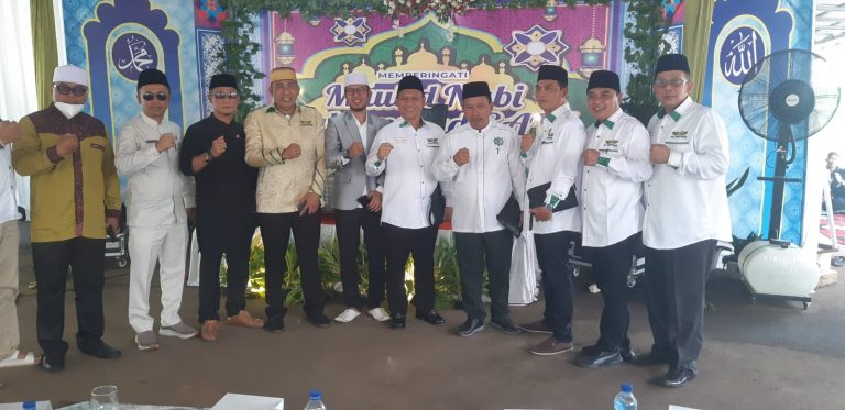 Pemcam Gunung Putri Adakan Maulid Nabi Sekaligus Penyerahan Piala Kejuaraan MTQ