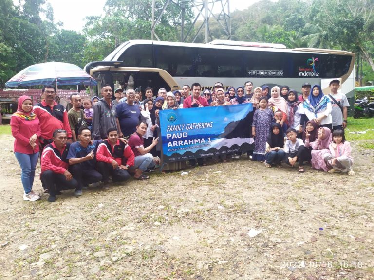 Jalin Kebersamaan, PAUD Arrahma Gelar Family Gathering