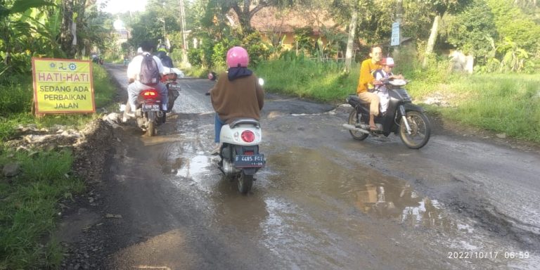 Masa Pengerjaan Jalan Raya Ace Tabrani Panjaungan Habis Sisakan Keresahan